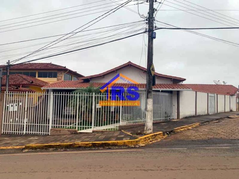 Excelente casa a venda no bairro Alvorada em Boa Esperança MG