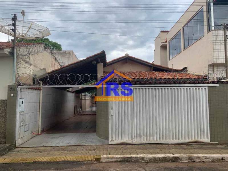 Excelente casa a venda em Boa Esperança MG a 200 metros do logo