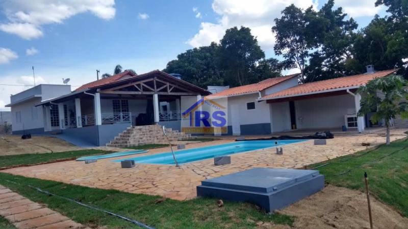 Rancho a venda as margens do Rio Grande em Boa Esperança mg