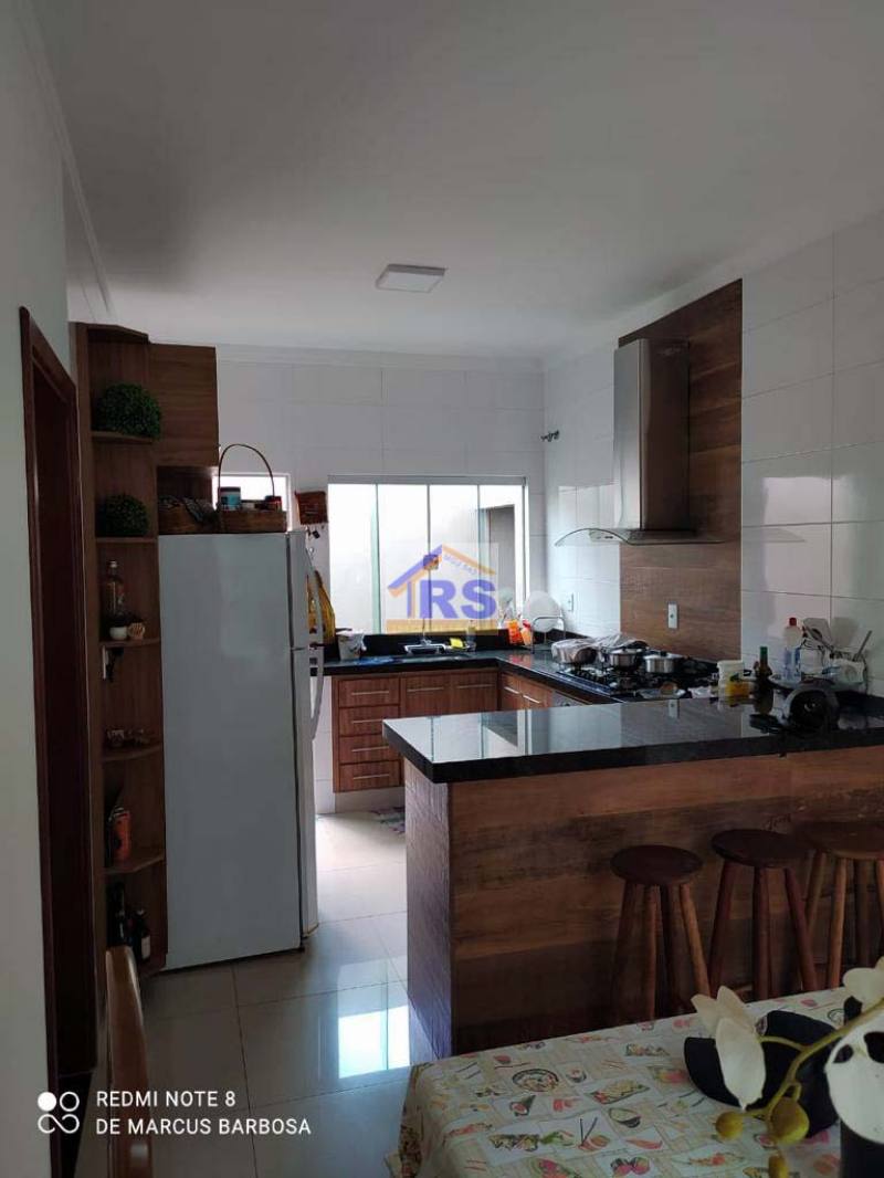 Casa de 165 metros em porcelanato e excelente acabamento
