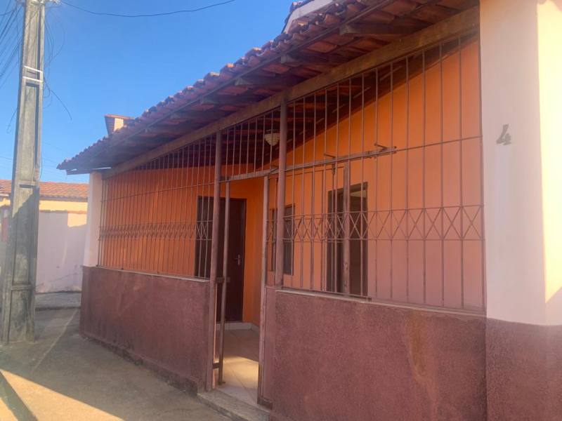 CASA PARA LOCAÇÃO - CENTANÁRIO