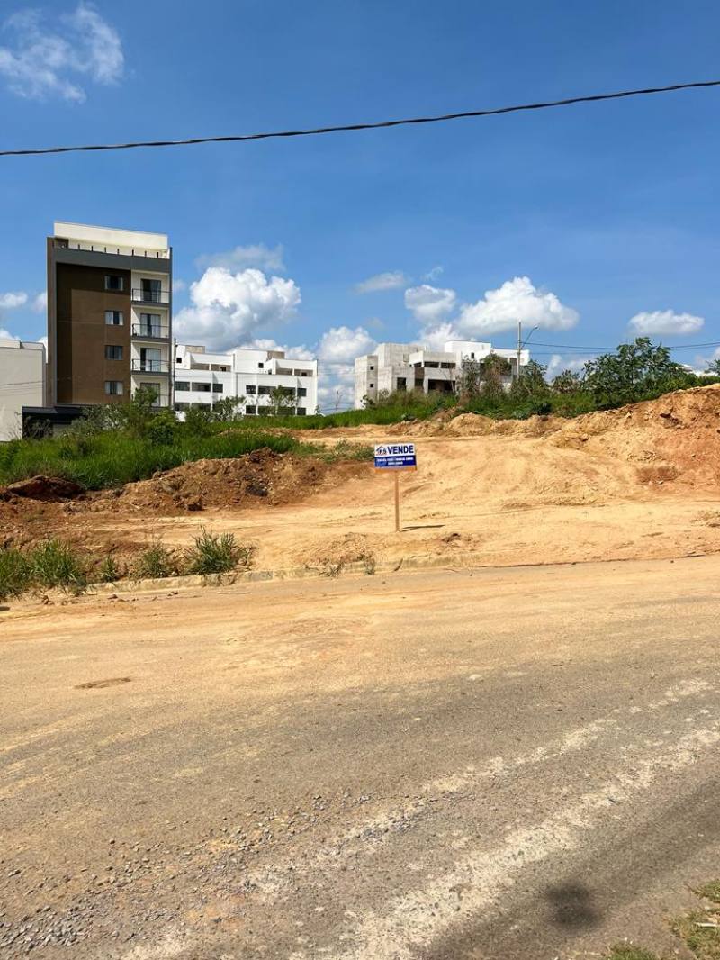 LOTE NO BAIRRO DR PAULO ROSA A VENDA