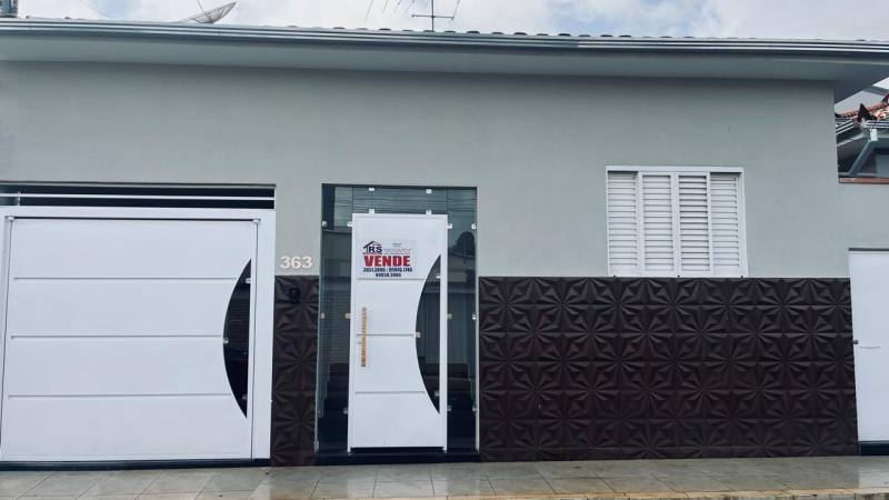 CASA A VENDA BAIRRO CENTRO