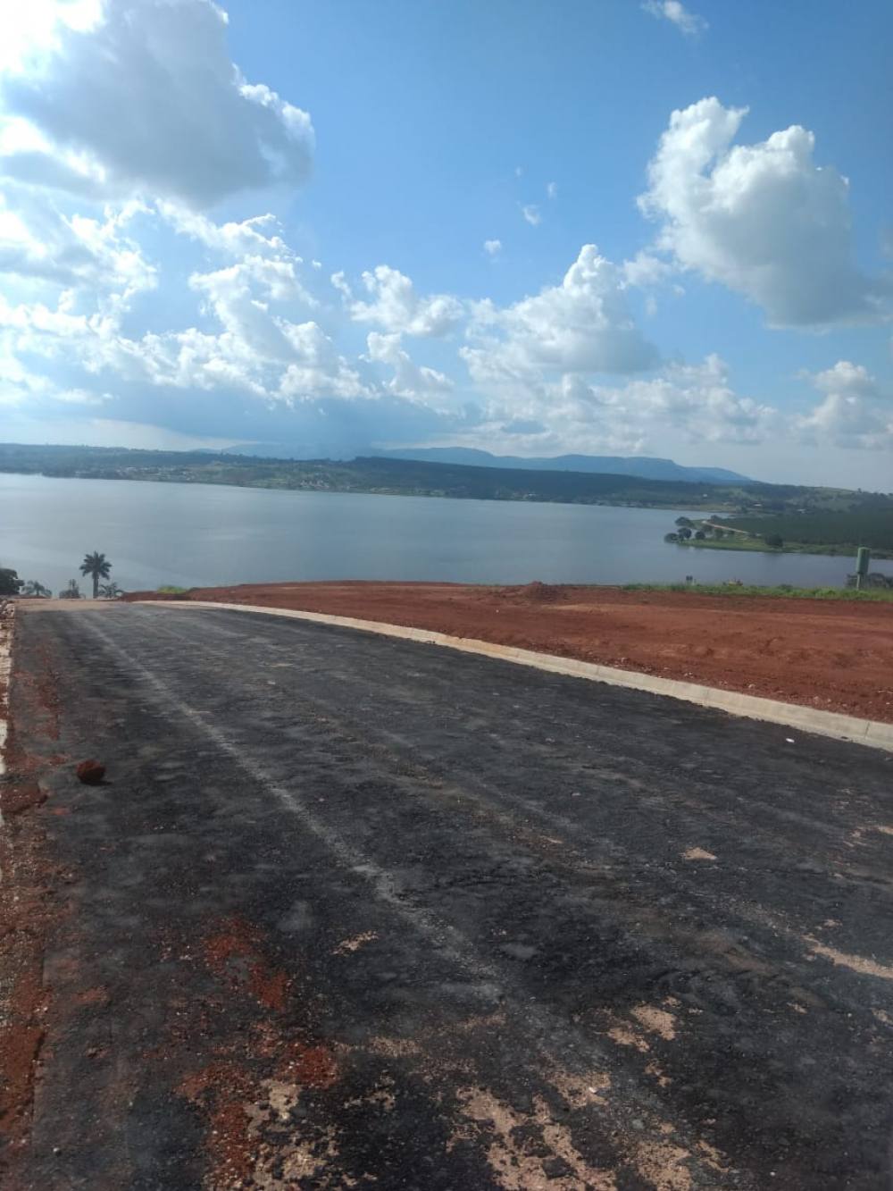 Lote com Bela Vista para Lago
