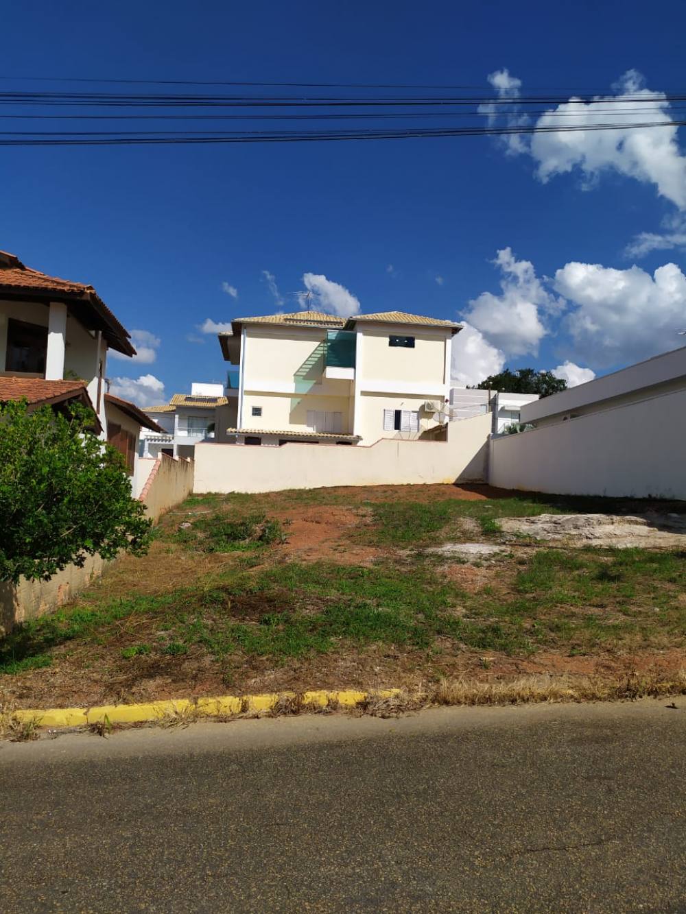 LOTE NO CONDOMÍNIO BELA VISTA