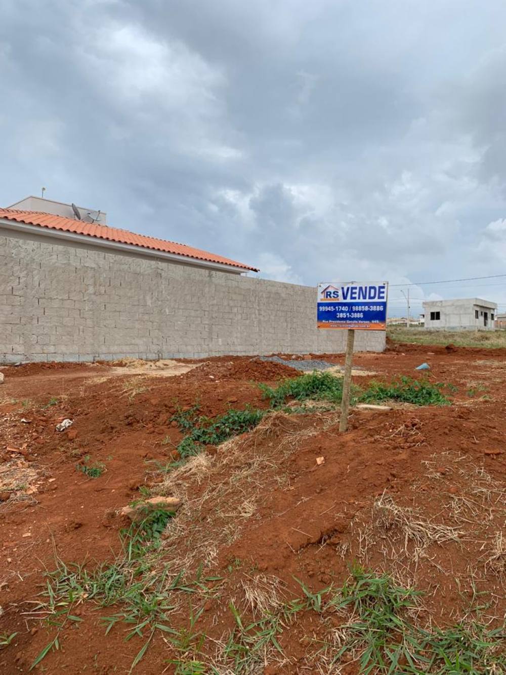 LOTE NO BAIRRO VISTA DO LAGO