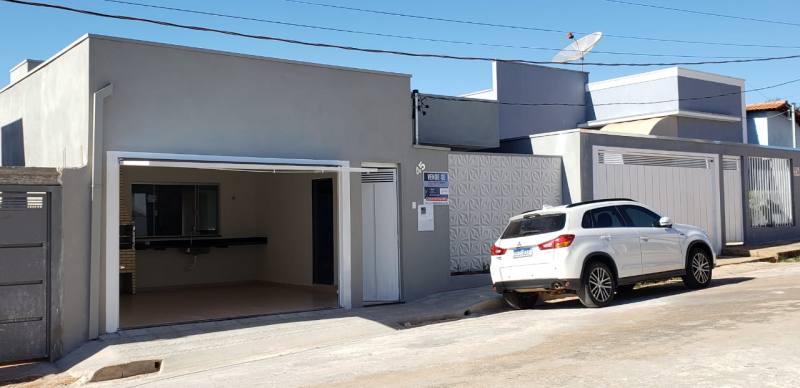ÓTIMA CASA PARA COMPRAR